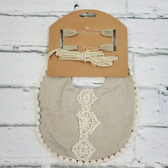 Boho Vintage Inspired Reversable Baby Bib with Matching Headbands Baby Girl Gift - Picture 8 of 10